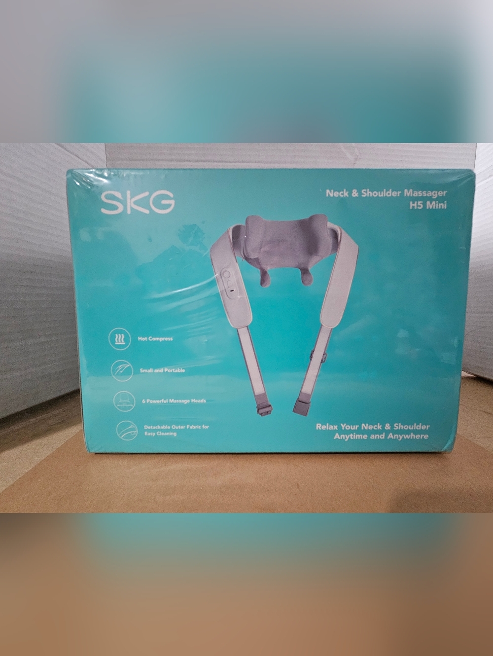 SKG MINI NECK AND SHOULDER MASSAGER. NEW